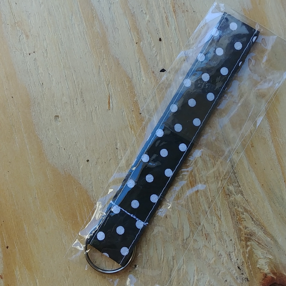 Nice gift, black with white polka dotted key fob wristlet and king ring, new